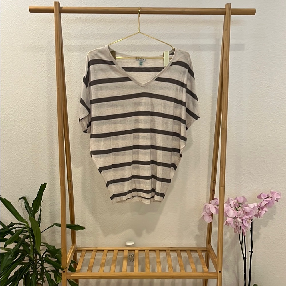 Susina Cream Boxy Blouse with Short Sleeves, XS, Like New